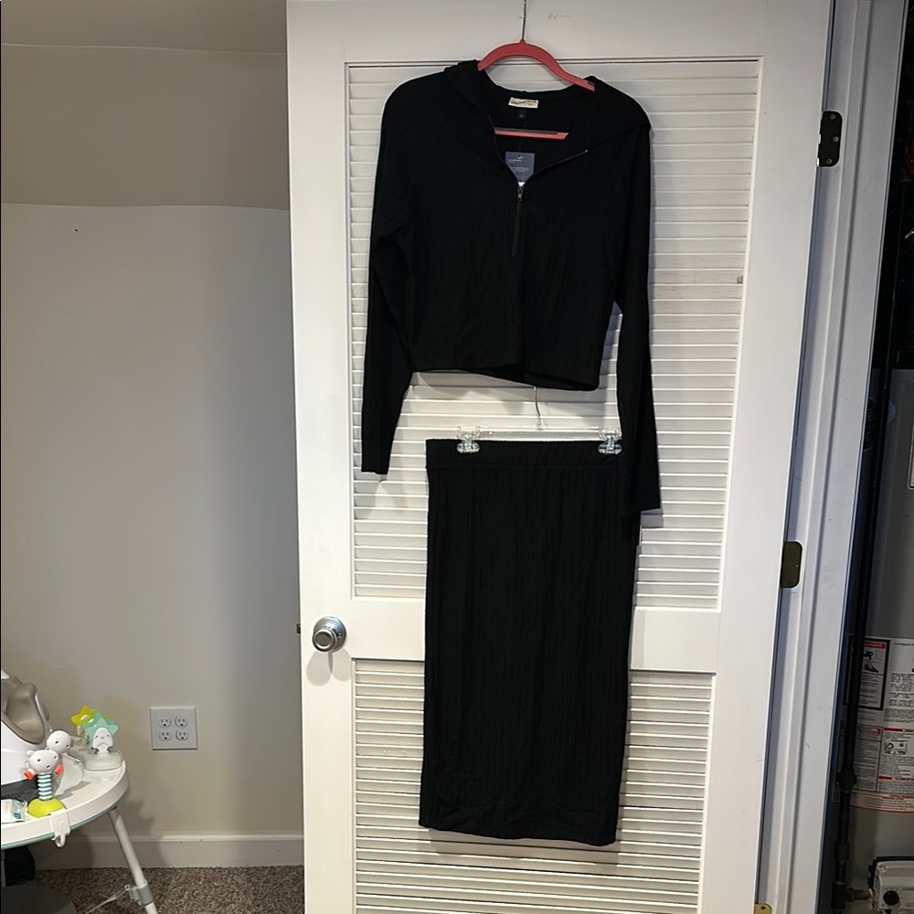 Universal Thread Cozy Black Skirt Set